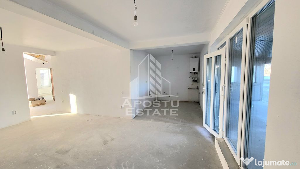 Jumatate de duplex nou cu 4 camere,Parta
