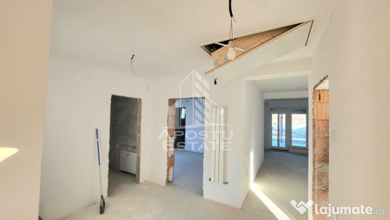 Jumatate de duplex nou cu 4 camere,Parta
