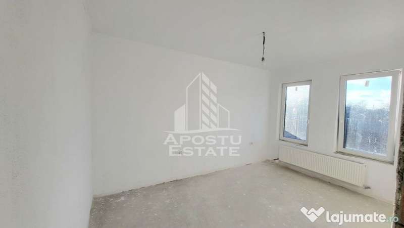 Jumatate de duplex nou cu 4 camere,Parta