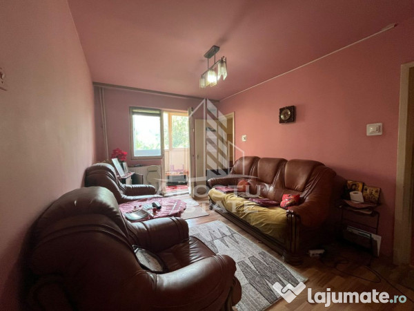 Apartament cu 3 camere, centrala proprie, etajul 1, zona ...