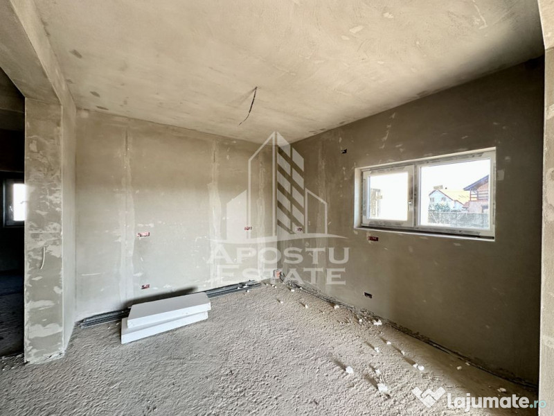 Jumatate de duplex cu 4 camere si garaj in Dumbravita