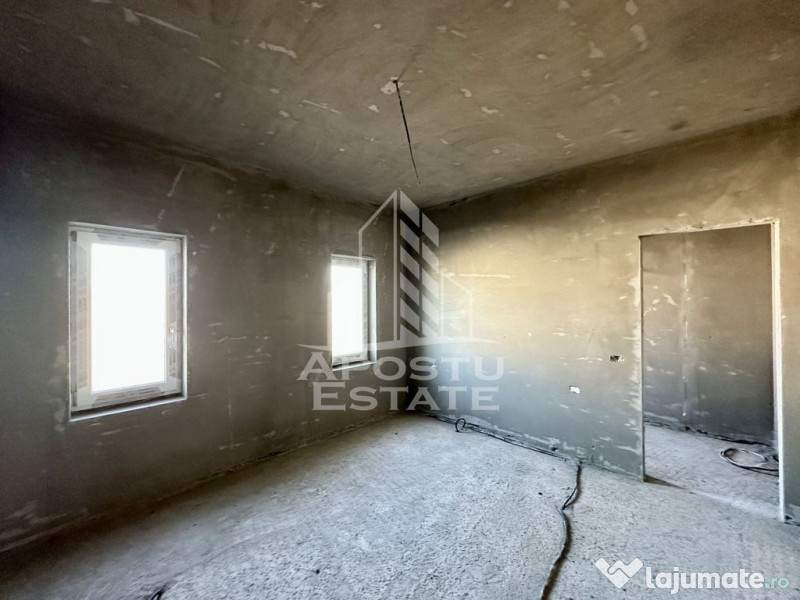 Jumatate de duplex cu 4 camere si garaj in Dumbravita