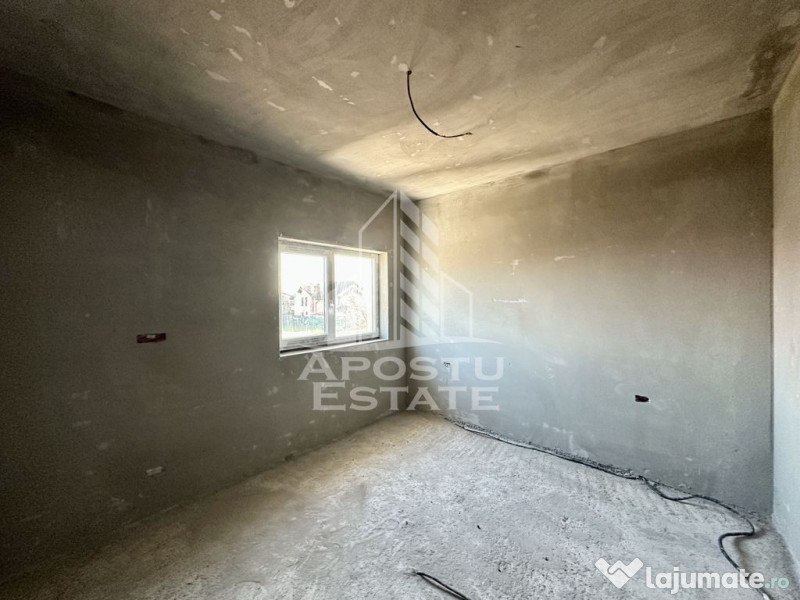 Jumatate de duplex cu 4 camere si garaj in Dumbravita