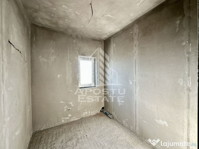 Jumatate de duplex cu 4 camere si garaj in Dumbravita