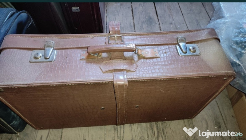 Valize mari, de transport, din anii 70-80 