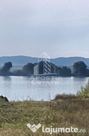 Teren la Dunare 2400Mp cu utilitati 