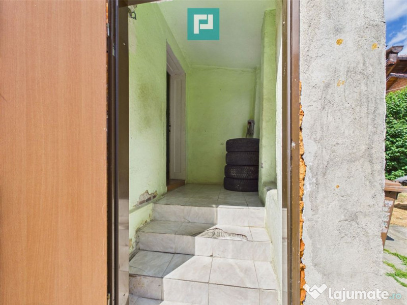 Case de vânzare cu teren generos - Alfa 