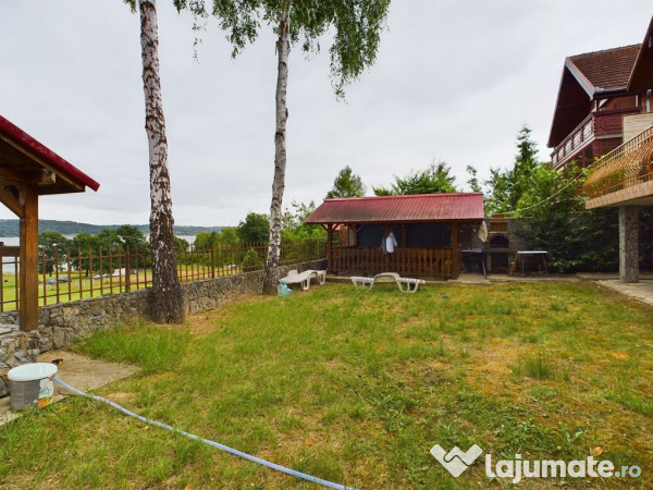 Casa de vacanță lângă lacul Surduc!