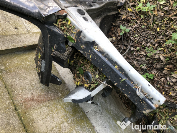 Lonjeron stanga Volkswagen Tiguan 2010