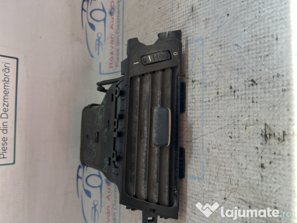 Grila ventilatie stanga BMW Seria 3 E92 2009