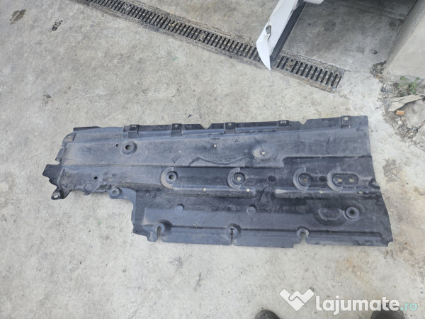 Scut lateral stanga Dacia Sandero 3 Stepway 2021