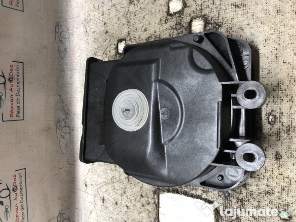 Boxa podea stanga BMW Seria 2 F46 1.5 Benzina 2016