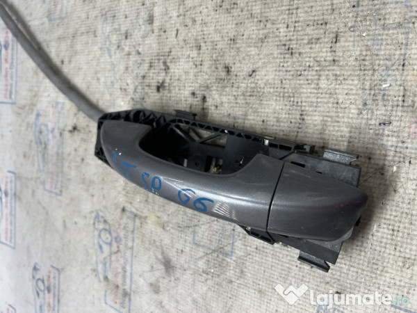 Maner exterior stanga spate Volkswagen Golf 6 2009