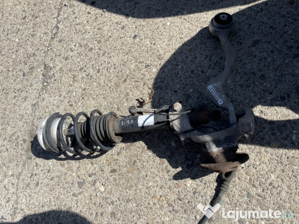 Fuzeta cu amortizor dreapta fata BMW E90 2.0 Motorina 2009
