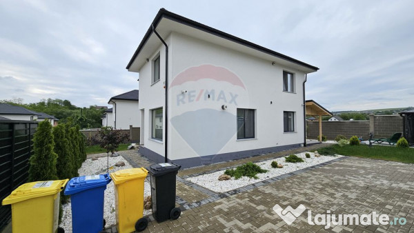 Vilă de lux cu 5 camere de vânzare in Ipotesti, Suceava 