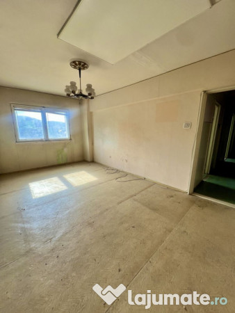 Apartament 3 camere decomandat zona Grivitei 