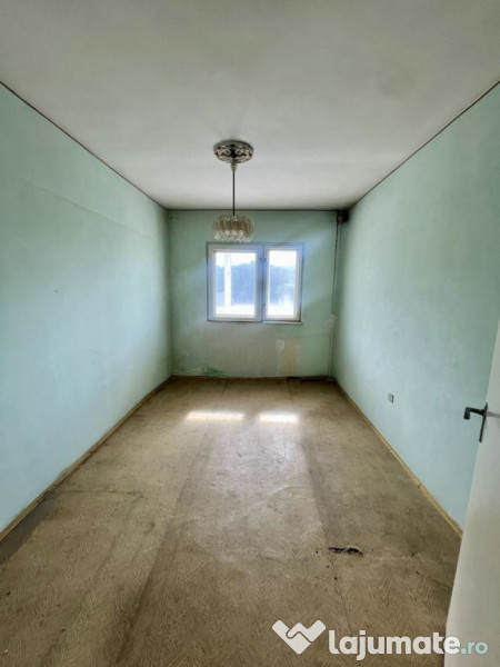 Apartament 3 camere decomandat zona Grivitei 