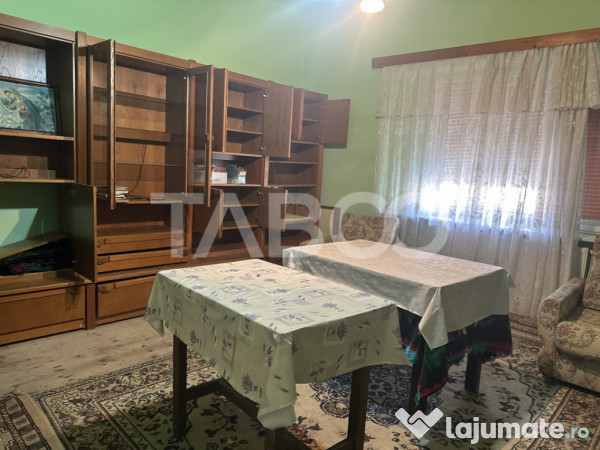 Casa cu potential de investitie in centrul satului 1540 mp t