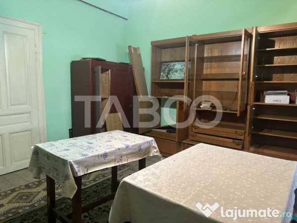 Casa cu potential de investitie in centrul satului 1540 mp t