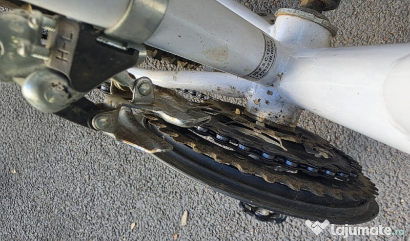 Bicicleta MTB perfect funcțională și bine întreținută 