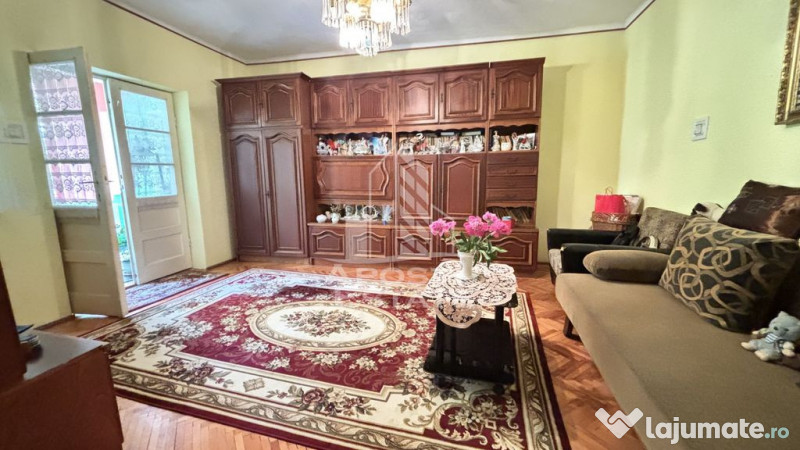 Casa spatioasa, teren 1348 mp, Giarmata