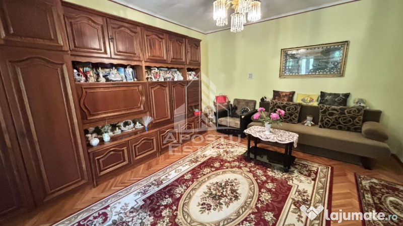 Casa spatioasa, teren 1348 mp, Giarmata