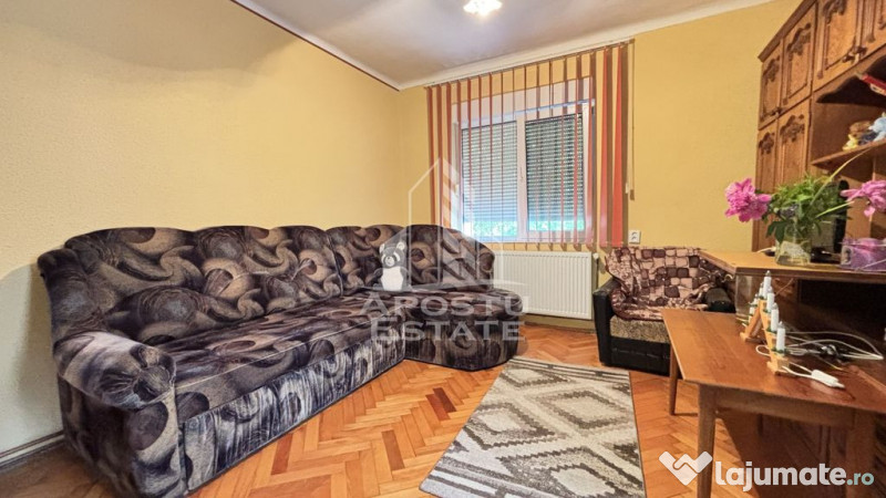 Casa spatioasa, teren 1348 mp, Giarmata