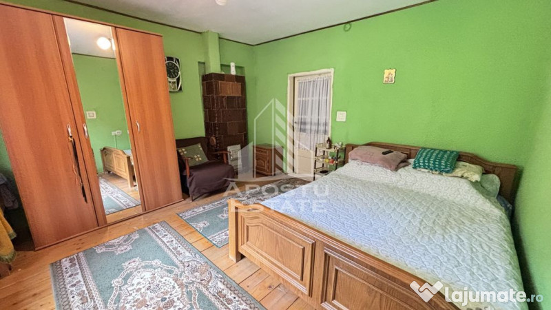 Casa spatioasa, teren 1348 mp, Giarmata