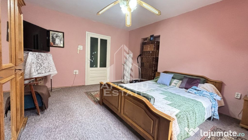 Casa spatioasa, teren 1348 mp, Giarmata