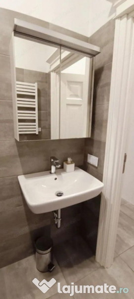 Garsoniera in zona Izvor