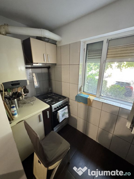 Apartament 3 camere decomandat FAR 