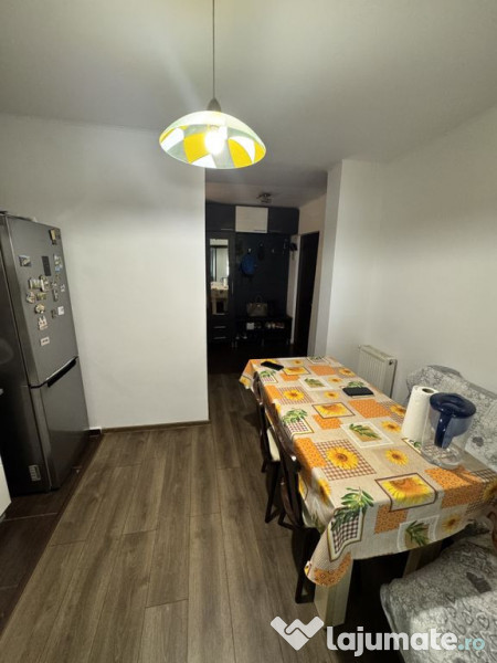 Apartament 3 camere decomandat FAR 