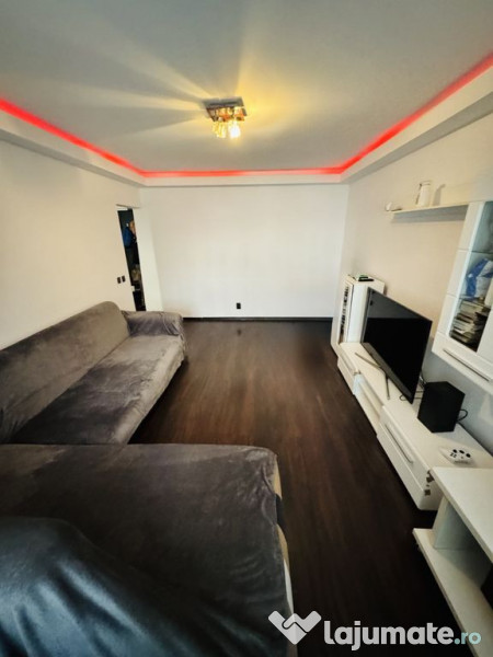 Apartament 3 camere decomandat FAR 