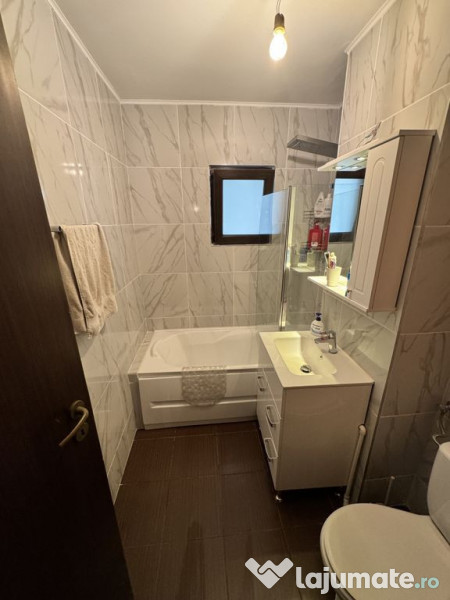 Apartament 3 camere decomandat FAR 