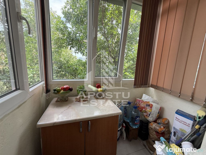 Apartament cu o camera, etajul 3, centrala proprie, zona ...