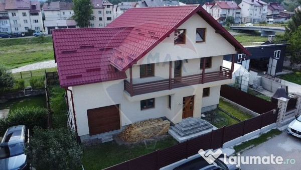 Casă / Vilă cu 5 camere de vânzare în zona Central Gu...