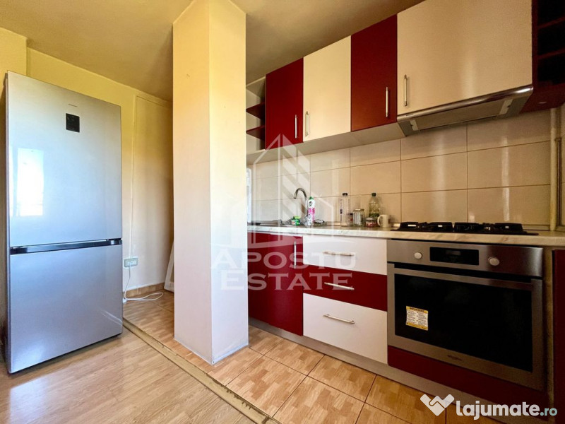 Apartament cu 3 camere, centrala proprie, zona Bucovina