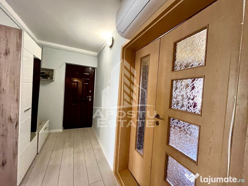Apartament cu 3 camere, centrala proprie, zona Bucovina