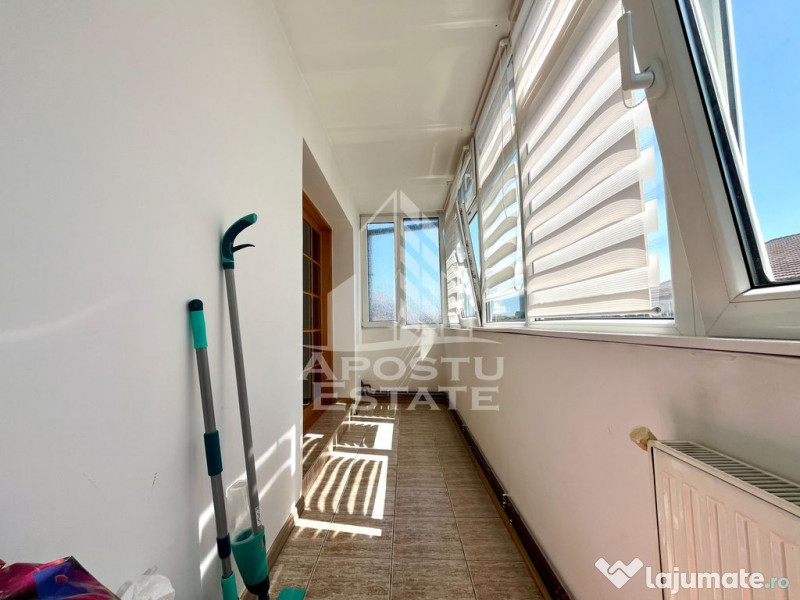 Apartament cu 3 camere, centrala proprie, zona Bucovina