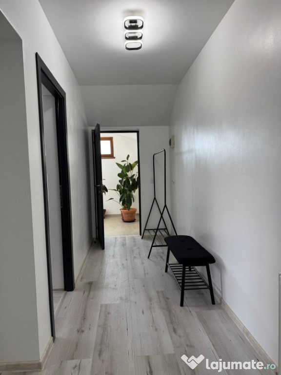 Apartament luxos 2 camere decomandat la doar 2 km de Umf