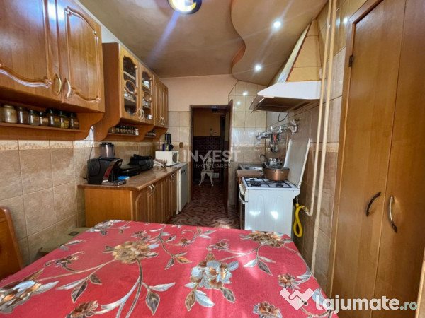 Apartament de vanzare cu 3 camere, 2 băi zona Pacurari- Luk