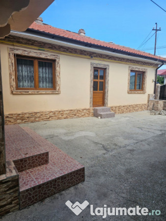 Casa de vanzare - zona Bratianu 