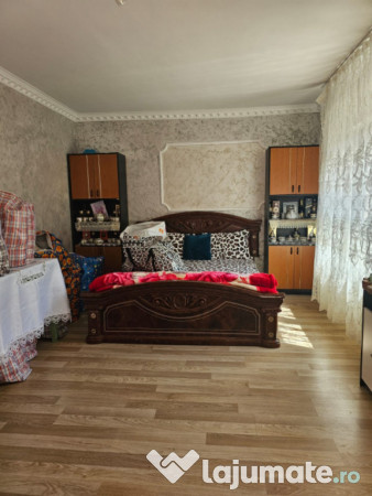 Casa de vanzare - zona Bratianu 