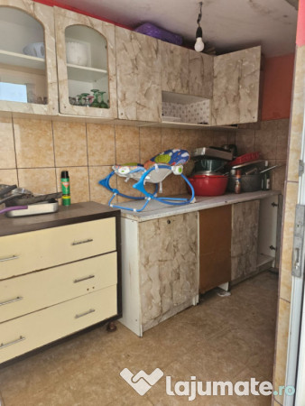 Casa de vanzare - zona Bratianu 