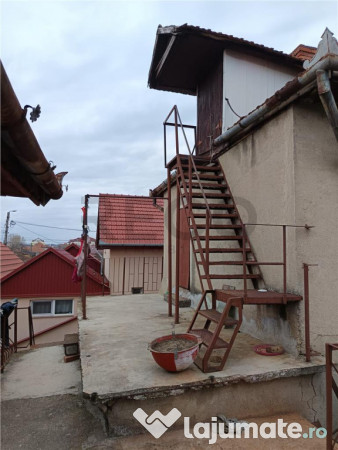 RECO CASA CU ETAJ IN MARGHITA 