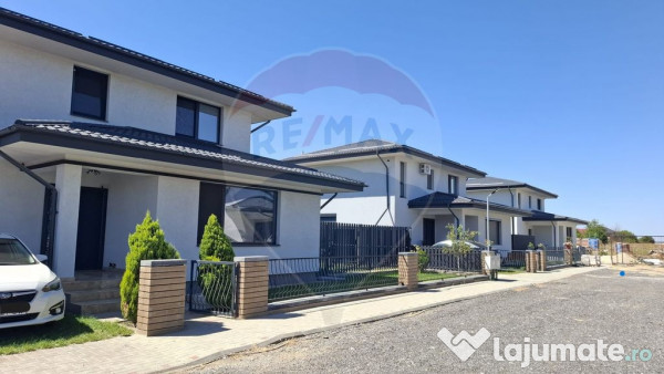 Vanzare Casa 4 camere, stil mediteranean,Domnesti