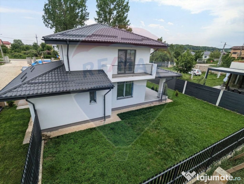 Vanzare Casa 4 camere, stil mediteranean,Domnesti