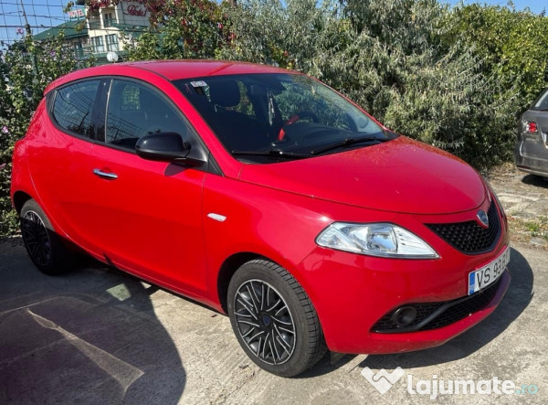 Lancia Ypsilon 2018 cu 58.000 km rulati 