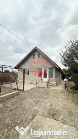 Casa de in Poiana cu Teren de 350 mp 