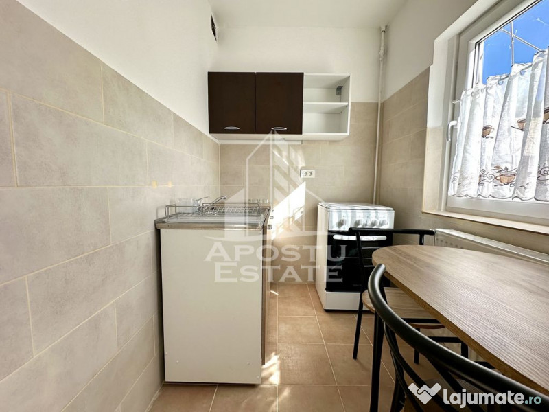 Apartament cu o camera, mobilat si utilat, situat in zona... 